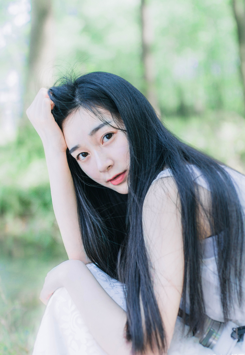 “主公？”堂下，传讯的将士担忧的看向孙权。